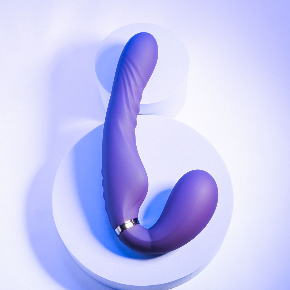 Evolved SHARE THE LOVE Vibrating Strapless Strap-on