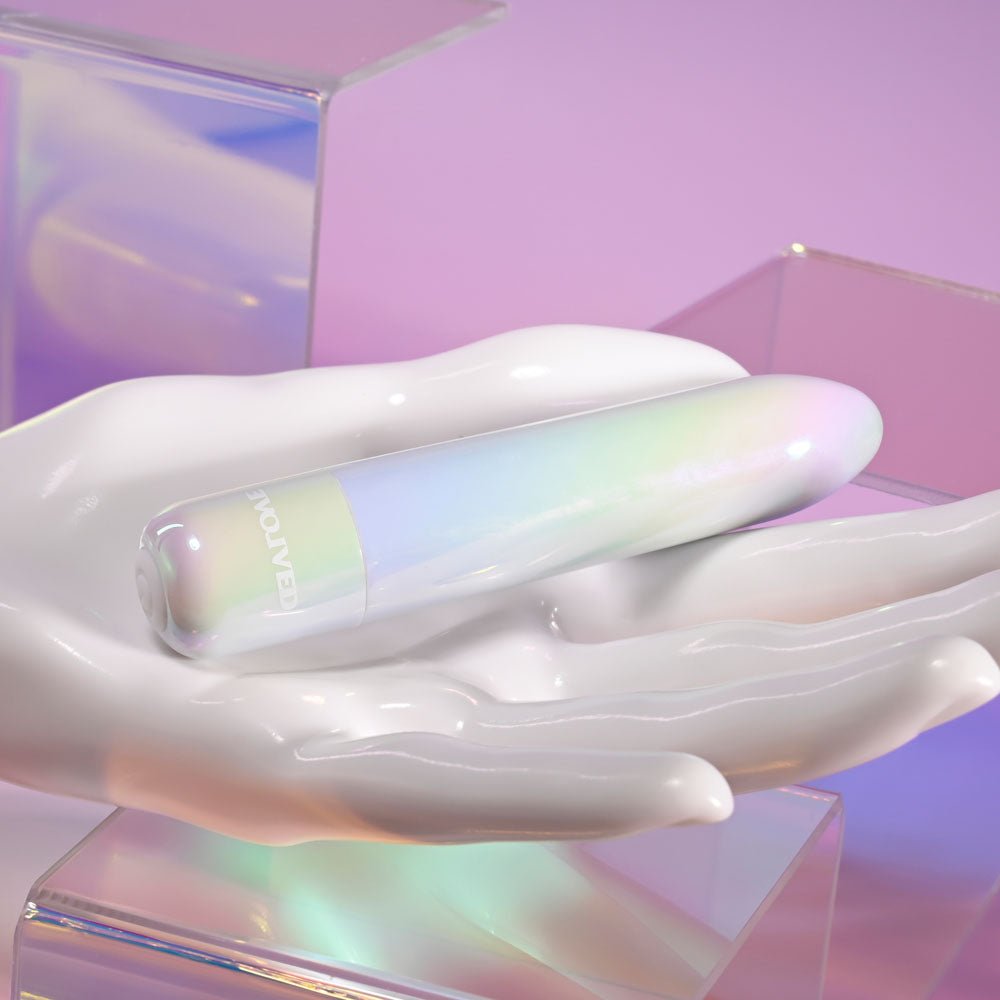 Evolved EASY DOES IT - Pearlescent White 10 cm USB Rechargeable Bullet - BULLETS & EGGS - Mr and Mrs D's