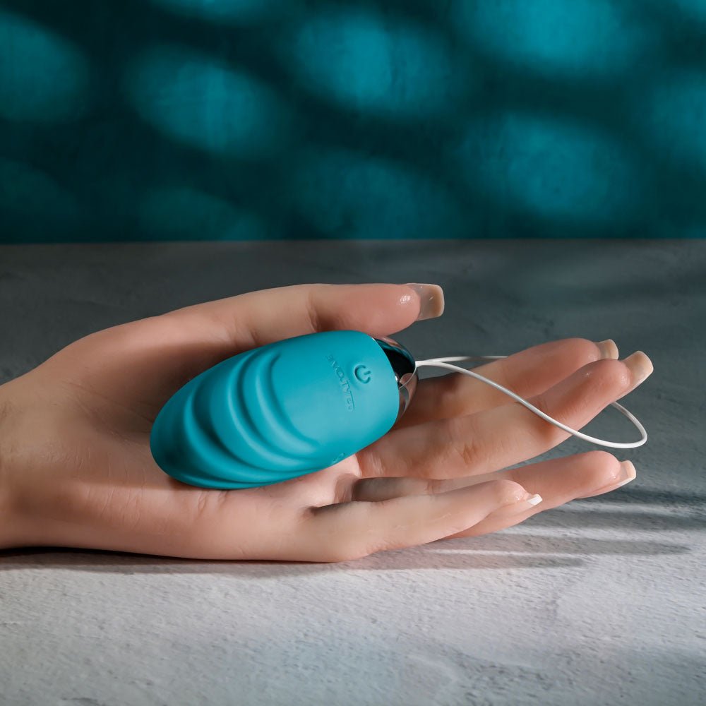 Evolved OVAL OFFICE - Green 8.5 cm USB Rechargeable Wireless Egg with Remote Control - BULLETS & EGGS - Mr and Mrs D's