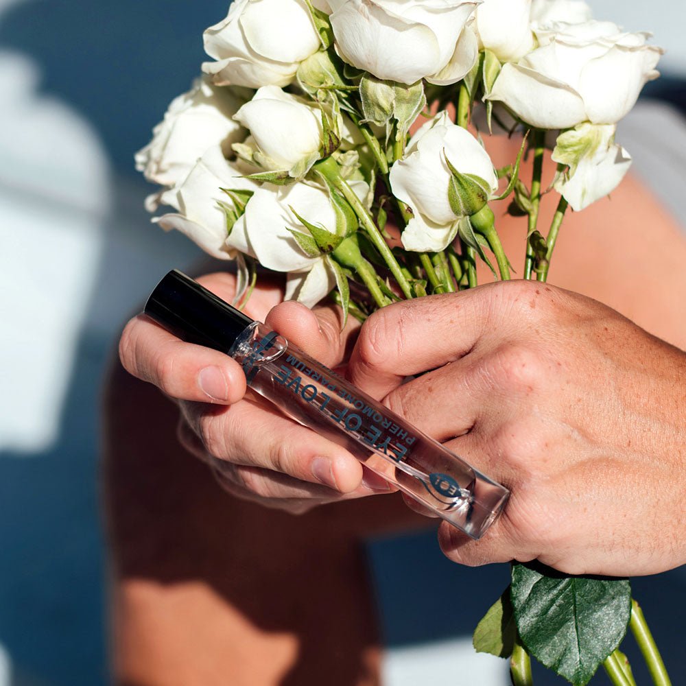 Eye Of Love Confidence Pheromone Cologne - 10 ml - Citrus Musk Scented Pheromone Cologne for Men to attract Women - 10 ml Spray - Mr and Mrs D's