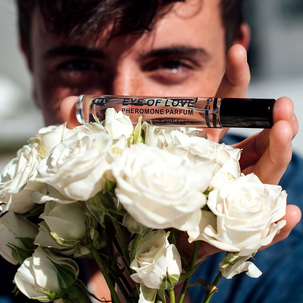 Eye Of Love Confidence Pheromone Cologne - 10 ml - Citrus Musk Scented Pheromone Cologne for Men to attract Women - 10 ml Spray - Mr and Mrs D's
