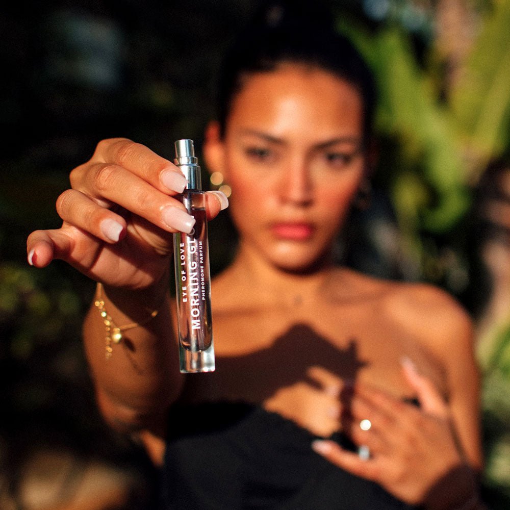 Eye Of Love Morning Glow Pheromone Perfume - 10 ml - Energising Pheromone Perfume for Women to attract Men - 10 ml Spray - Mr and Mrs D's