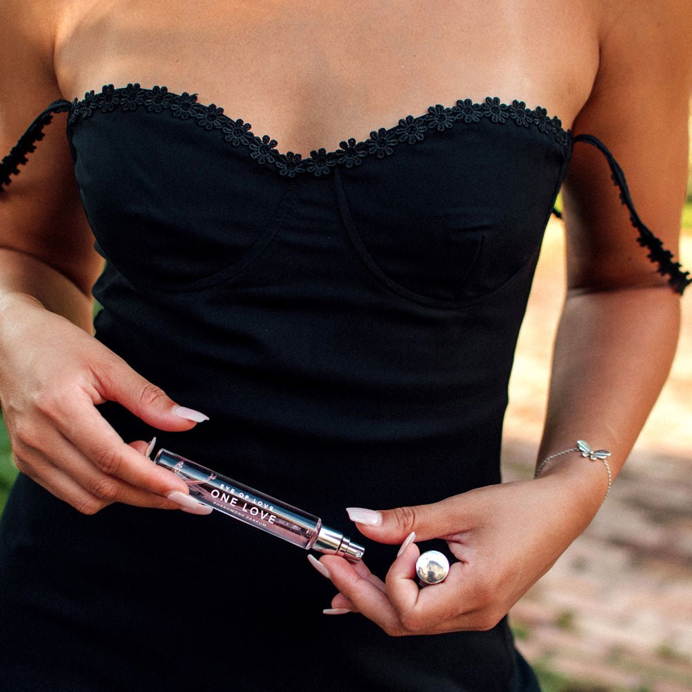 Eye Of Love One Love Pheromone Perfume - 10 ml - Rose Scented Pheromone Perfume for Women to attract Men - 10 ml Spray - Mr and Mrs D's