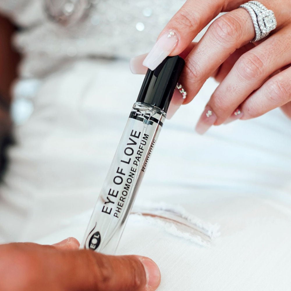 Eye Of Love Romantic Pheromone Cologne - 50 ml - Sandalwood Scented Pheromone Cologne for Men to attract Women - 50 ml Spray - Mr and Mrs D's