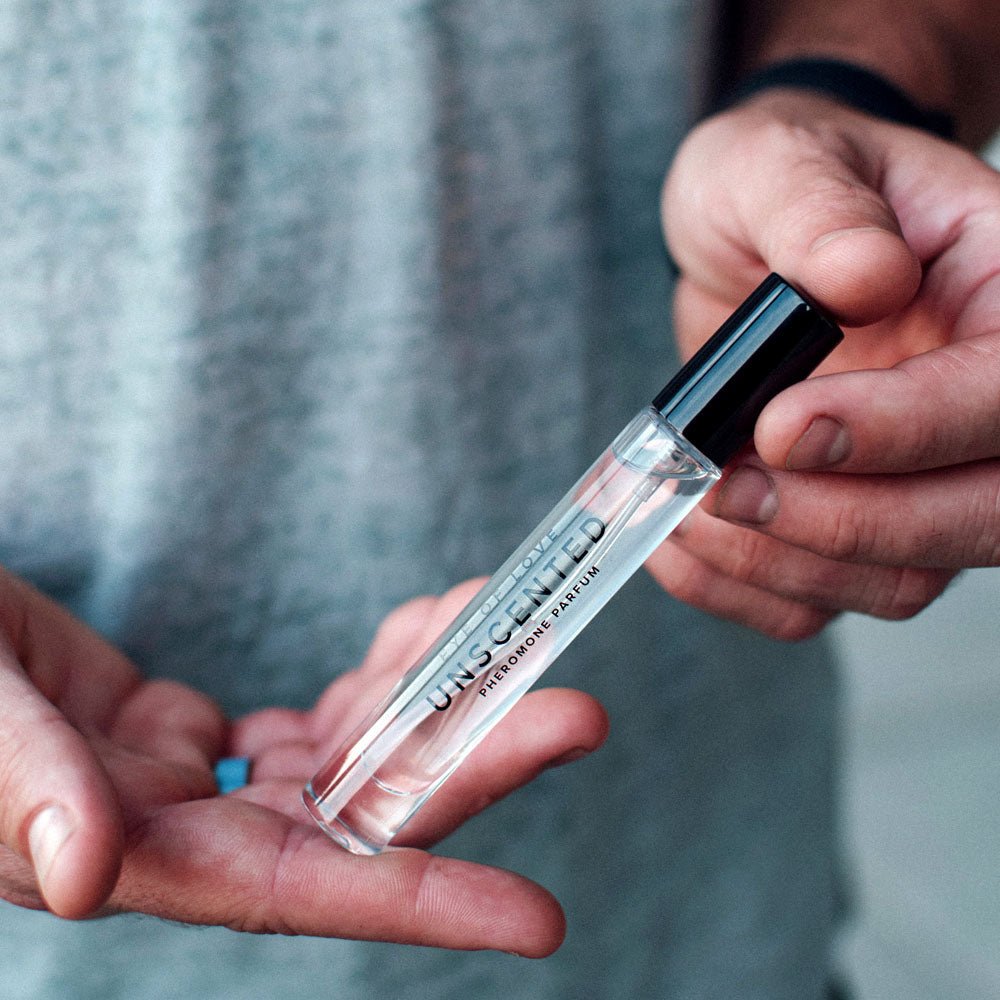 Eye Of Love Unscented Pheromone Perfume - 10 ml - Unscented Pheromone Cologne for Men to attract Women - 10 ml Spray - Mr and Mrs D's