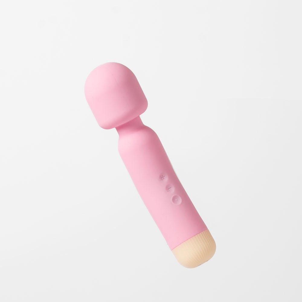 Girls Get Off - Wanda Massage Wand - Pink 16.8 cm USB Rechargeable Massage Wand - Mr and Mrs D's